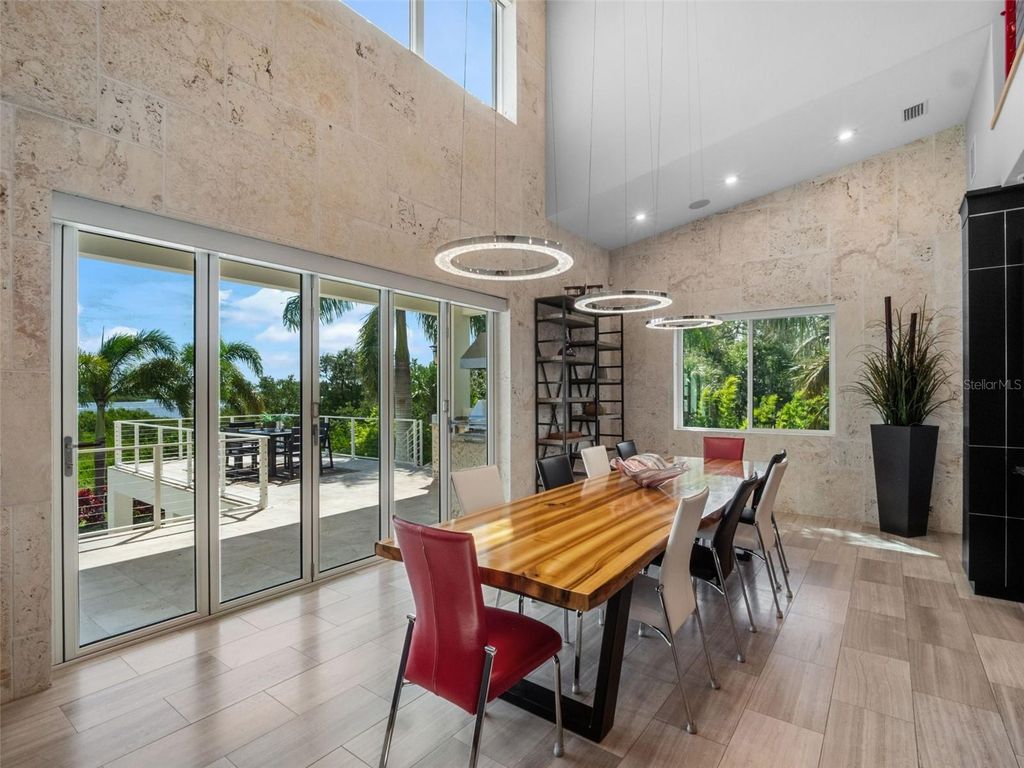 Image 28 of property listing at 1511 S RIVERSIDE DRIVE, New Smyrna Beach, FL 32168