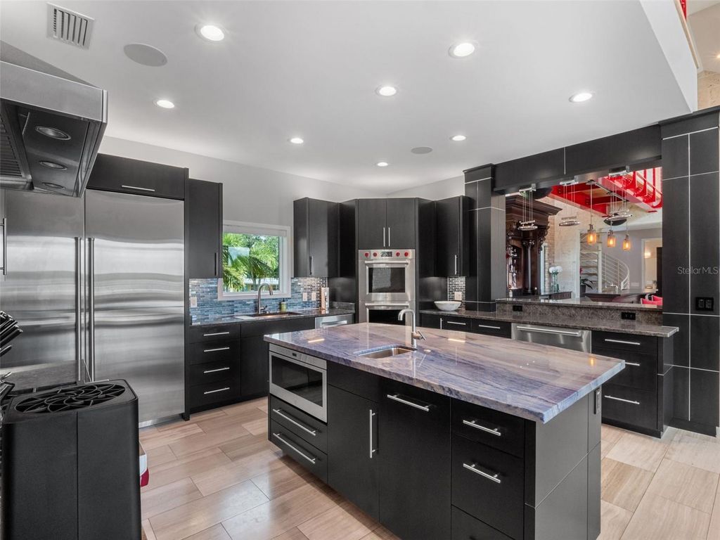 Image 31 of property listing at 1511 S RIVERSIDE DRIVE, New Smyrna Beach, FL 32168