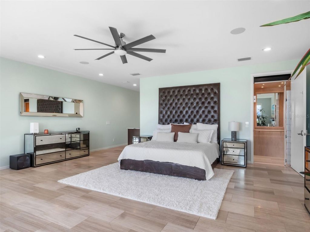 Image 40 of property listing at 1511 S RIVERSIDE DRIVE, New Smyrna Beach, FL 32168