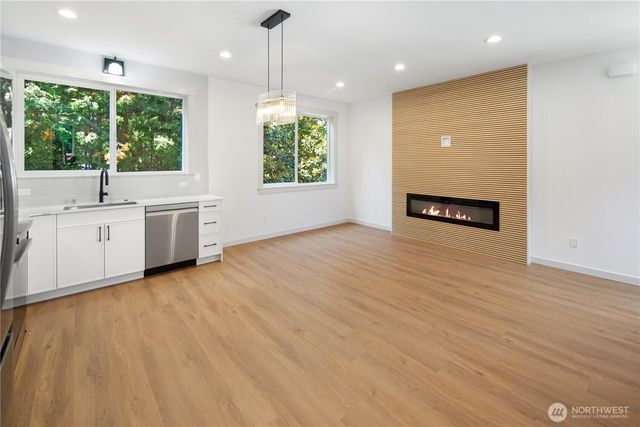 2652 B NW 95th Street, Seattle, WA 98117