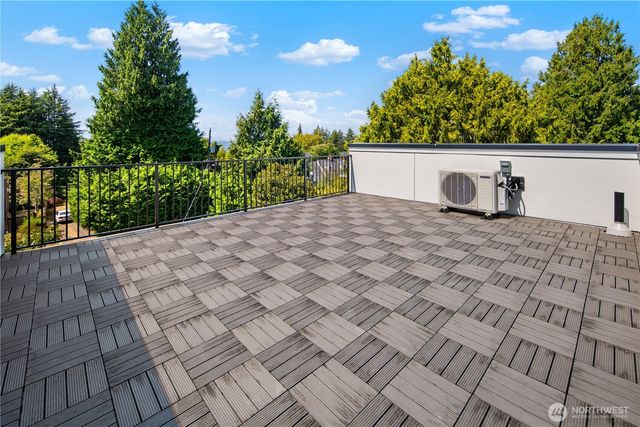 2652 B NW 95th Street, Seattle, WA 98117