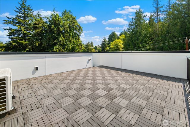 2652 B NW 95th Street, Seattle, WA 98117