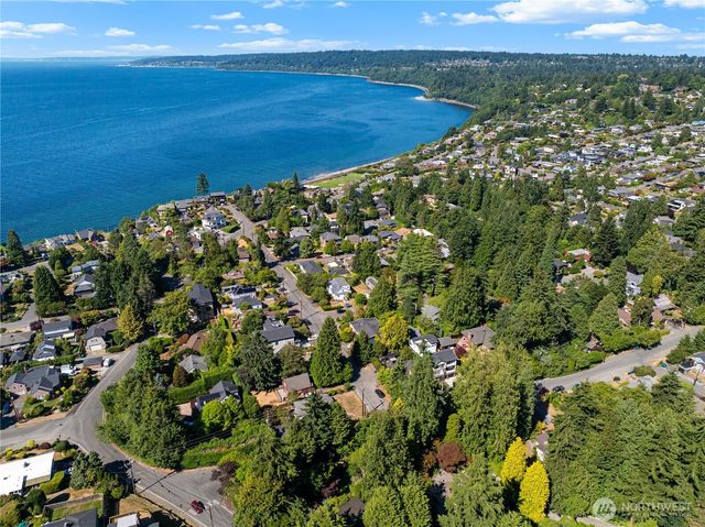 2652 B NW 95th Street, Seattle, WA 98117