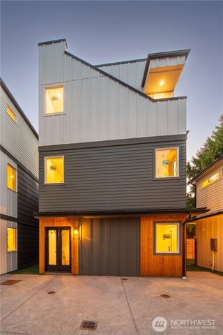 2652 B NW 95th Street, Seattle, WA 98117