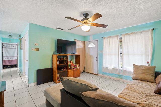 4533 Wyoming Street, Dallas, TX 75211