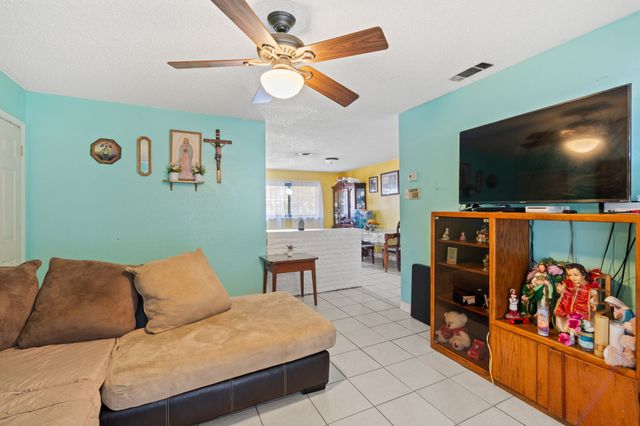 4533 Wyoming Street, Dallas, TX 75211