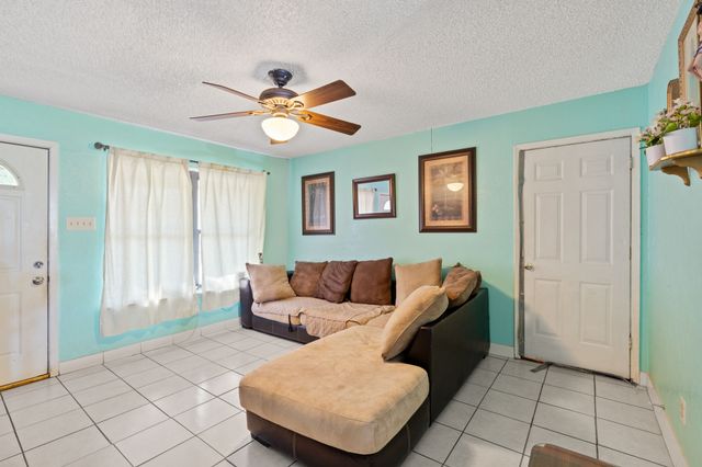 4533 Wyoming Street, Dallas, TX 75211