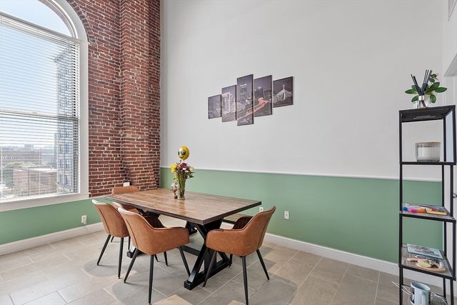 10 Kearney Sq 405, Lowell, MA 01852
