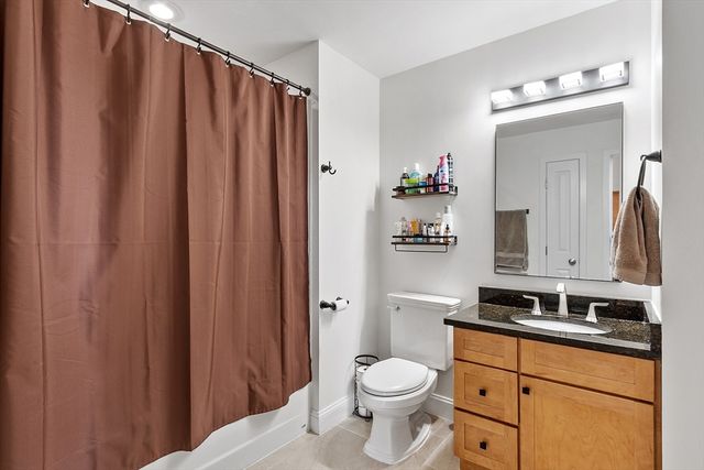 10 Kearney Sq 405, Lowell, MA 01852