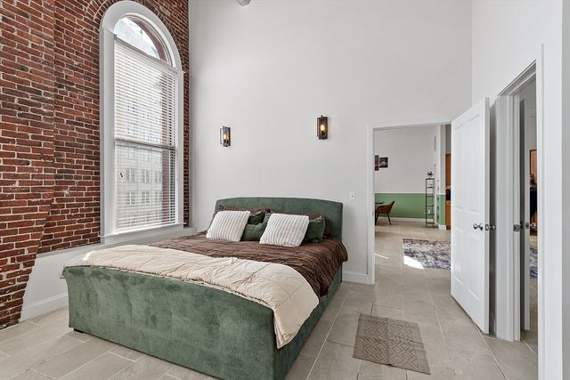 10 Kearney Sq 405, Lowell, MA 01852