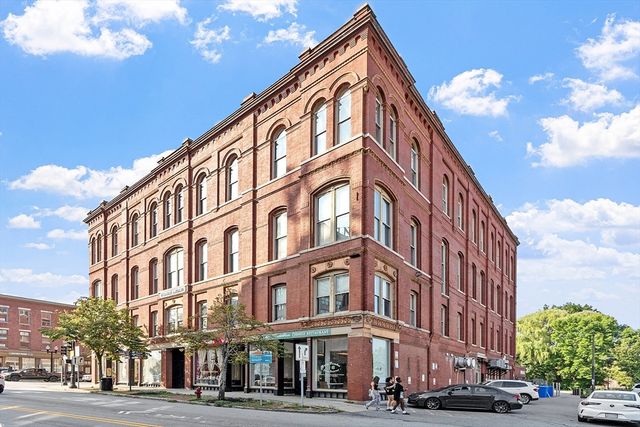 10 Kearney Sq 405, Lowell, MA 01852