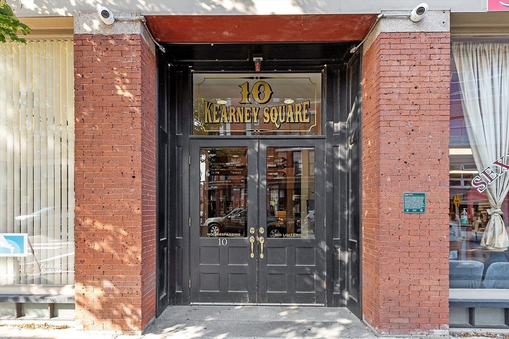 10 Kearney Sq 405, Lowell, MA 01852