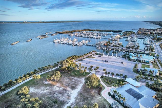 701 N Indian River Drive 105, Fort Pierce, FL 34950