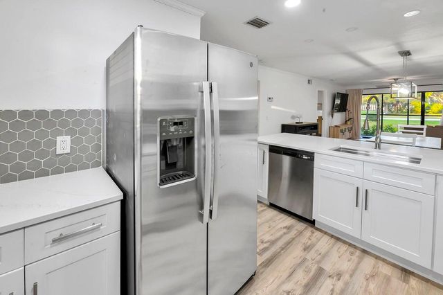 701 N Indian River Drive 105, Fort Pierce, FL 34950