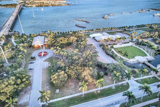701 N Indian River Drive 105, Fort Pierce, FL 34950