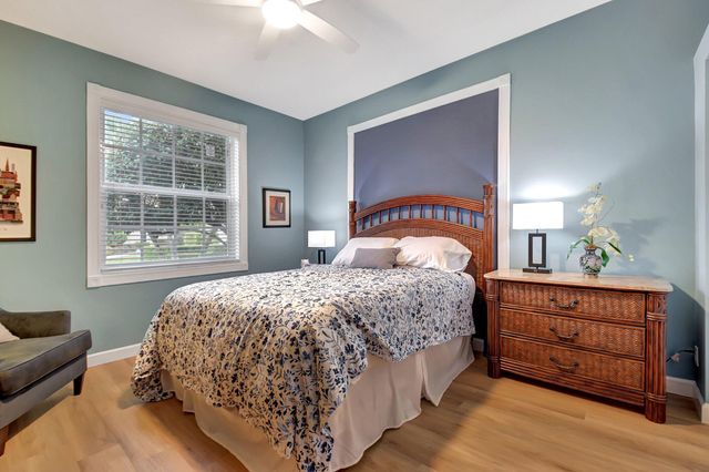 8180 Sandpiper Way, West Palm Beach, FL 33412