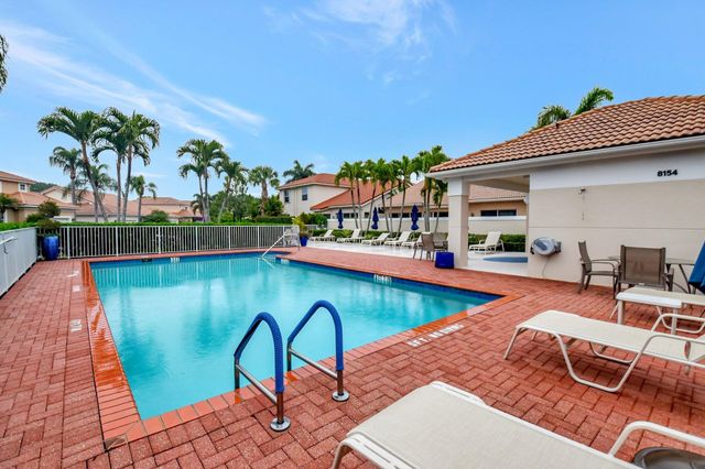 8180 Sandpiper Way, West Palm Beach, FL 33412