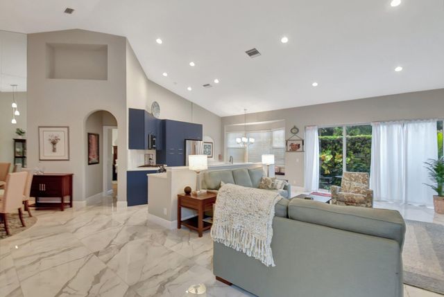 8180 Sandpiper Way, West Palm Beach, FL 33412