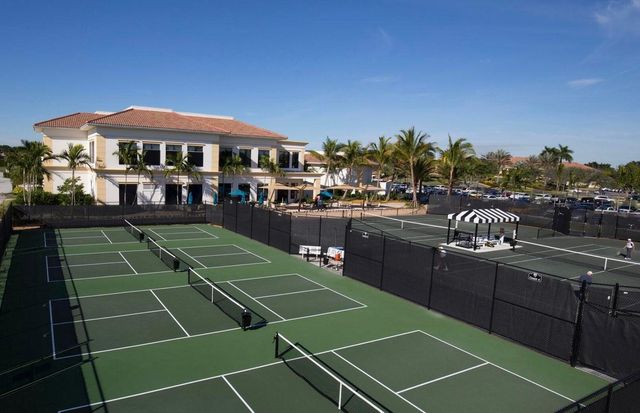 8180 Sandpiper Way, West Palm Beach, FL 33412