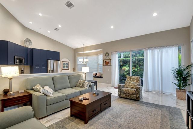 8180 Sandpiper Way, West Palm Beach, FL 33412