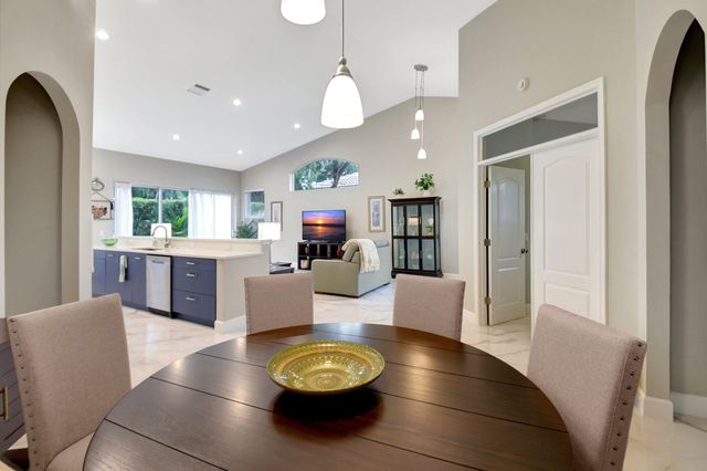 8180 Sandpiper Way, West Palm Beach, FL 33412