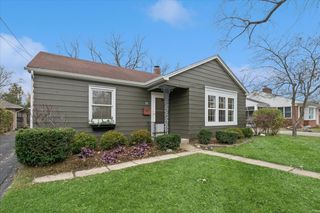 73 Harvey Avenue, Grayslake, IL 60030