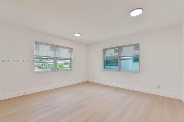 1366 NW 75th St, Miami, FL 33147