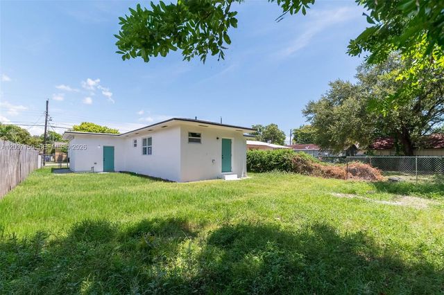 1366 NW 75th St, Miami, FL 33147