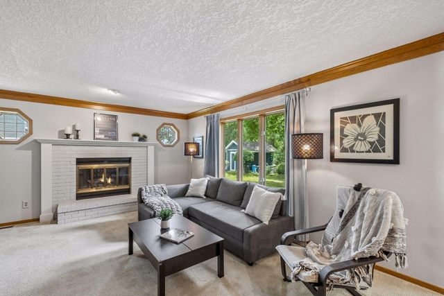 17195 Daniel Lane, Eden Prairie, MN 55346