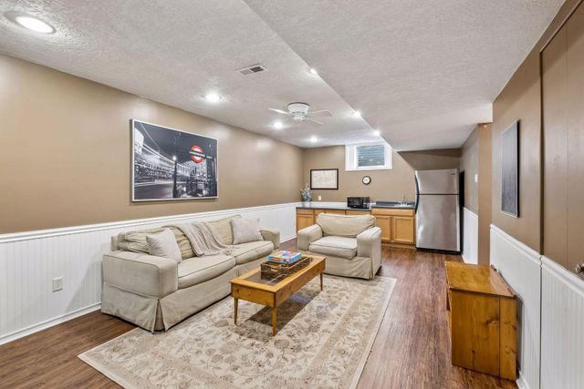 17195 Daniel Lane, Eden Prairie, MN 55346