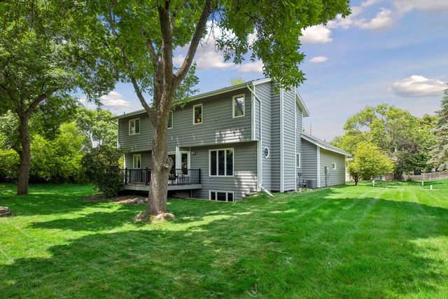 17195 Daniel Lane, Eden Prairie, MN 55346