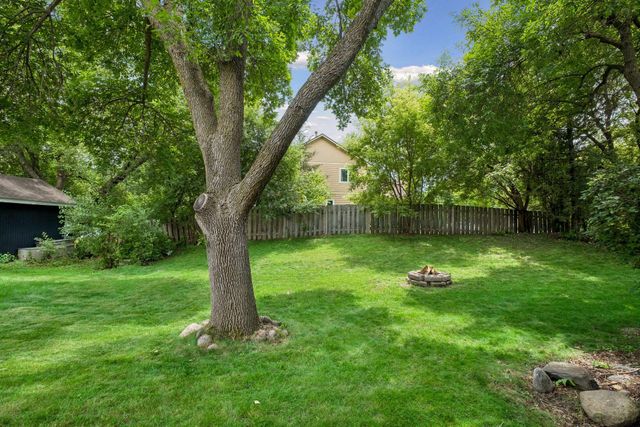 17195 Daniel Lane, Eden Prairie, MN 55346