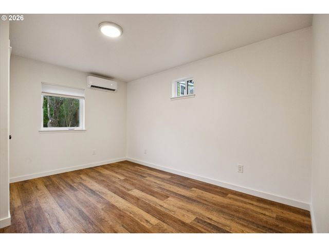 4563 Ne 47th Ave 2, Portland, OR 97218