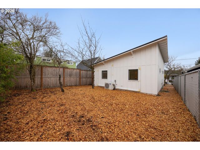 4563 Ne 47th Ave 2, Portland, OR 97218