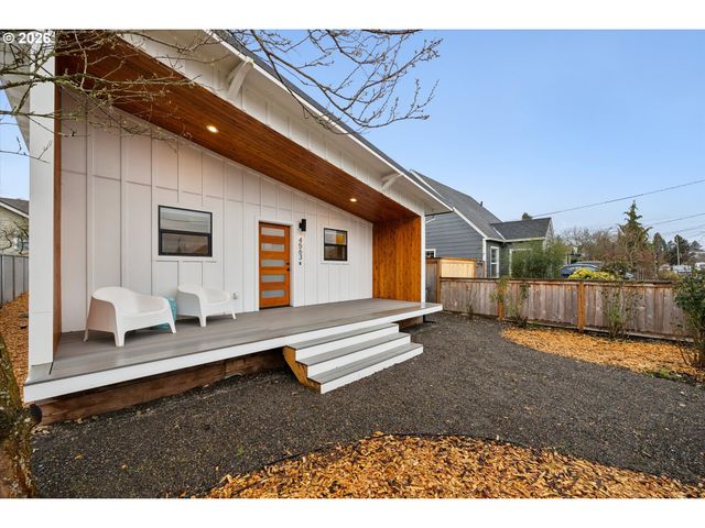 4563 Ne 47th Ave 2, Portland, OR 97218