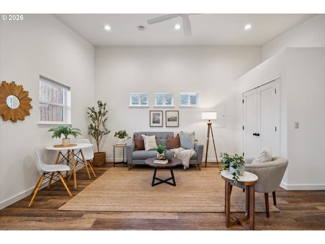 4563 Ne 47th Ave 2, Portland, OR 97218