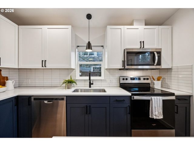 4563 Ne 47th Ave 2, Portland, OR 97218