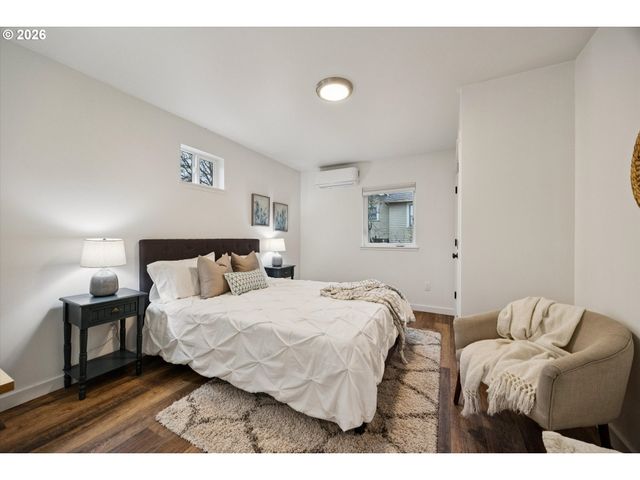 4563 Ne 47th Ave 2, Portland, OR 97218