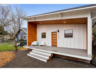 4563 Ne 47th Ave 2, Portland, OR 97218