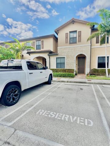 10490 W 33rd Way, Hialeah, FL 33018