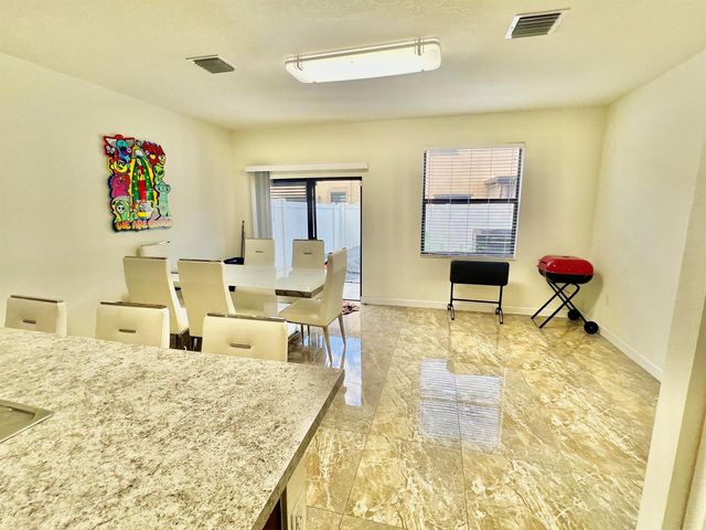 10490 W 33rd Way, Hialeah, FL 33018