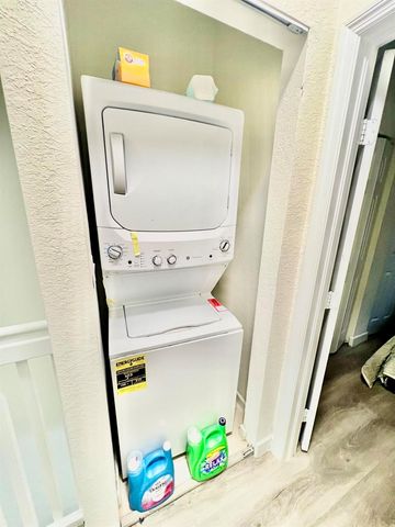 10490 W 33rd Way, Hialeah, FL 33018
