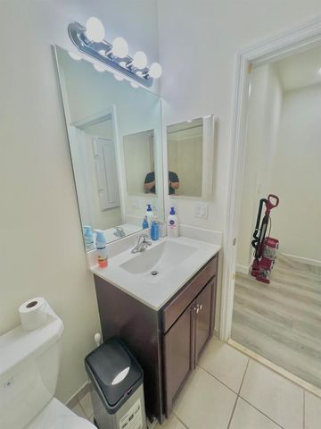 10490 W 33rd Way, Hialeah, FL 33018