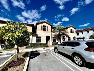 10490 W 33rd Way, Hialeah, FL 33018