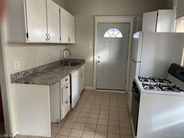 1175 Mason Street, Dearborn, MI 48124