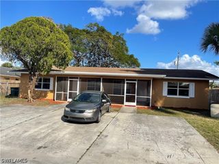 2036 41st ST SW B, Naples, FL 34116