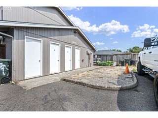 1194 R St, Springfield, OR 97477