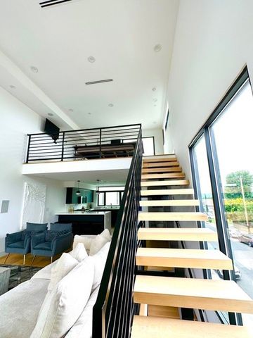 11326 Victory Boulevard, North Hollywood, CA 91606