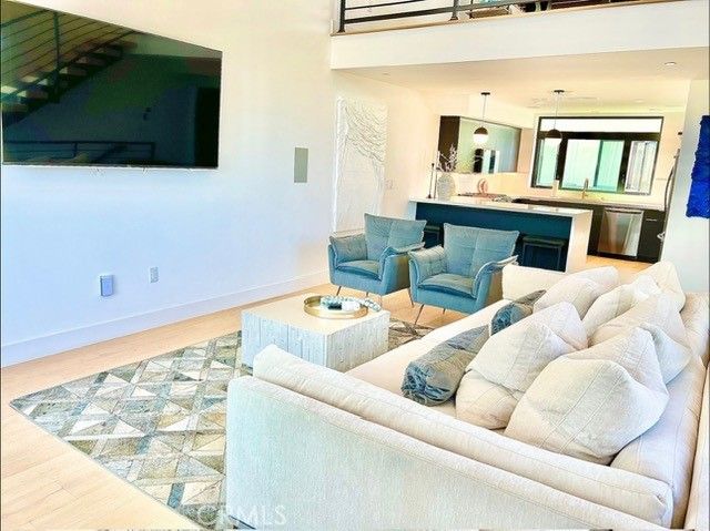 11326 Victory Boulevard, North Hollywood, CA 91606