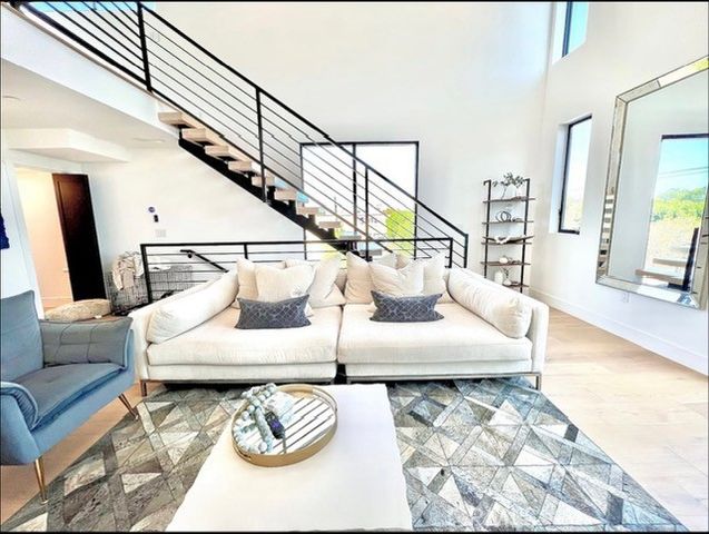 11326 Victory Boulevard, North Hollywood, CA 91606